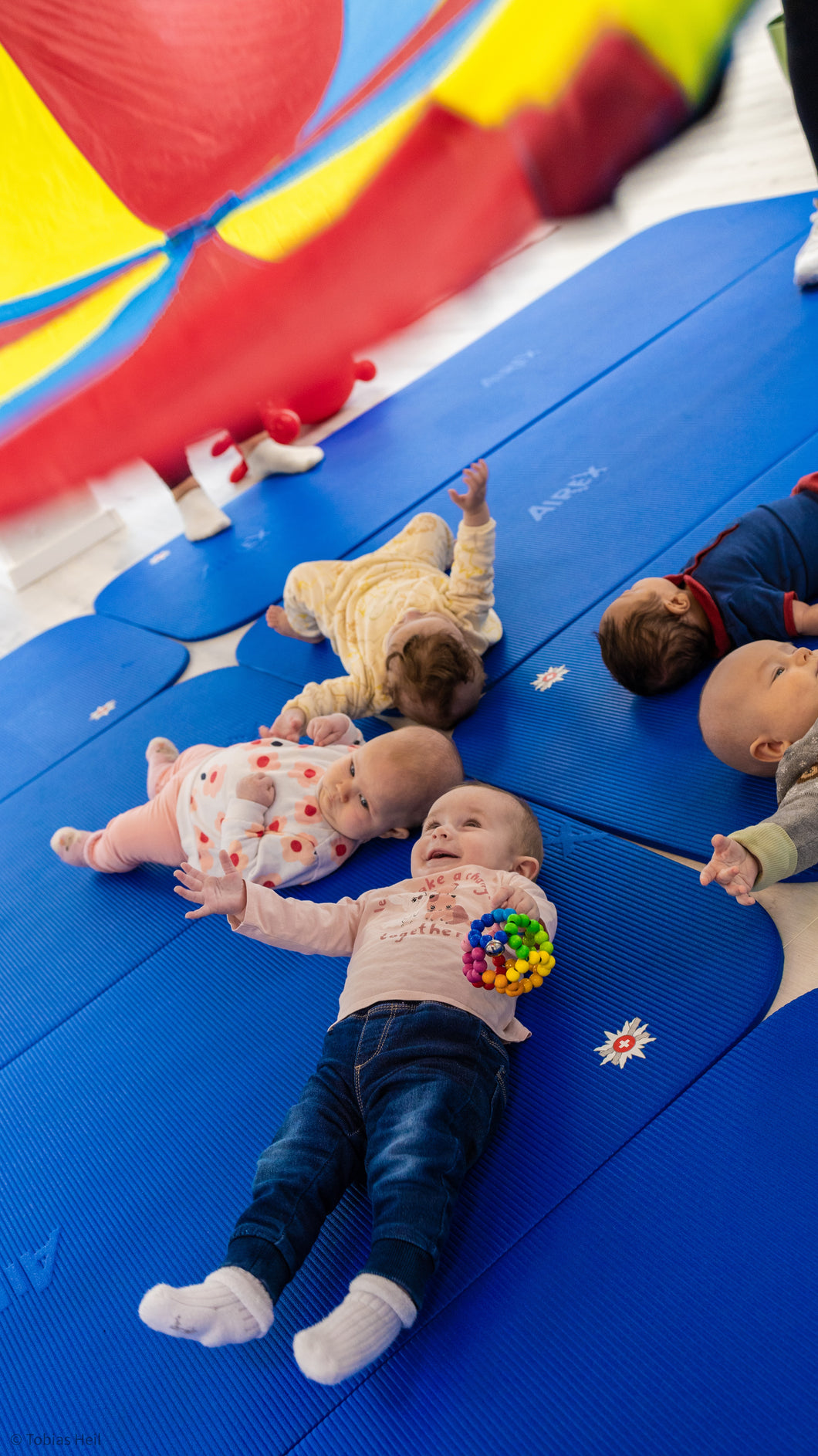 Spielgruppe Minifüßchen- Babymassage-Sing- und Spielkurs/ ab ca. 3 Monate – 7 Monate Liegebabys